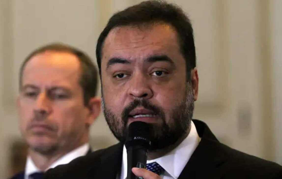 Relator do TRE-RJ vota pela cassação de Cláudio Castro e vice