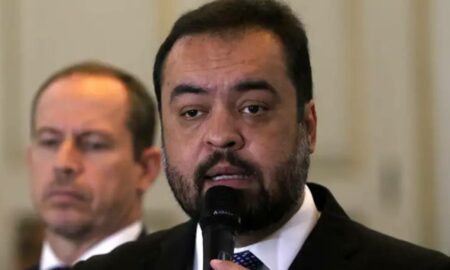 Relator do TRE-RJ vota pela cassação de Cláudio Castro e vice