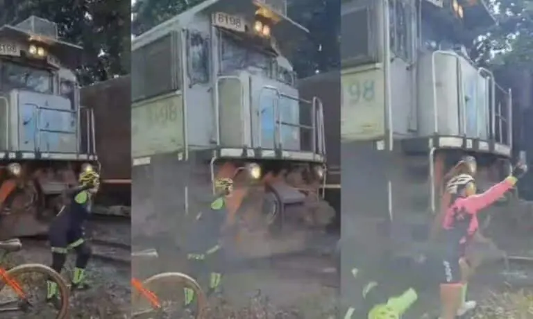 Ciclista atingida por trem