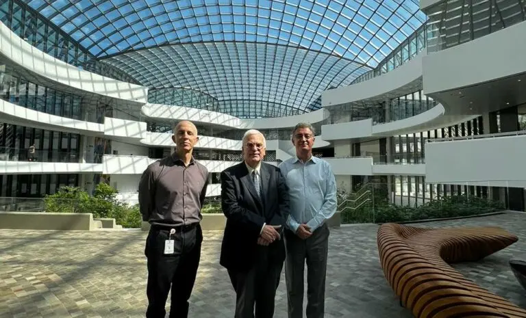 Embaixador da República do Chipre visita Faculdade de Medicina Albert Einstein