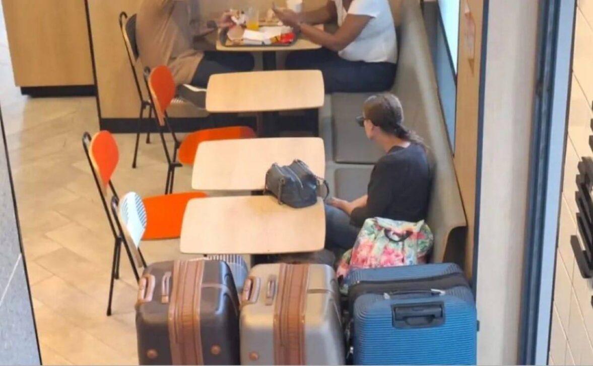 Filha e Mae MC Donalds