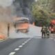 Ônibus pega fogo
