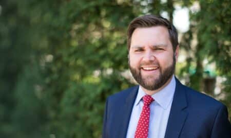 Trump escolhe JD Vance para vice-presidente dos EUA