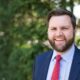 Trump escolhe JD Vance para vice-presidente dos EUA