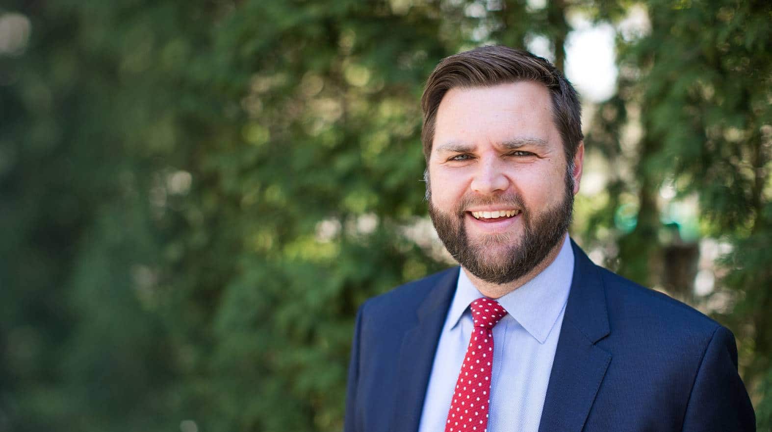 Trump escolhe JD Vance para vice-presidente dos EUA