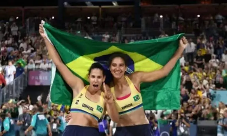Ana Patrícia e Duda ouro paris