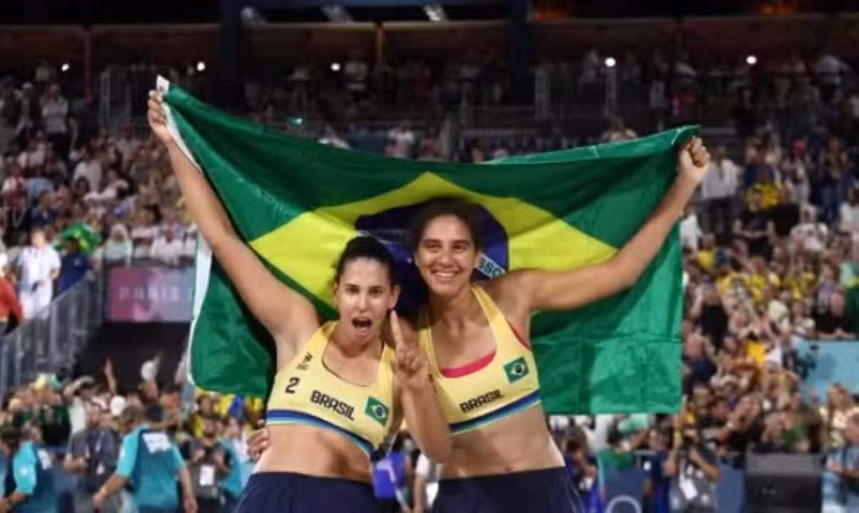 Ana Patrícia e Duda ouro paris
