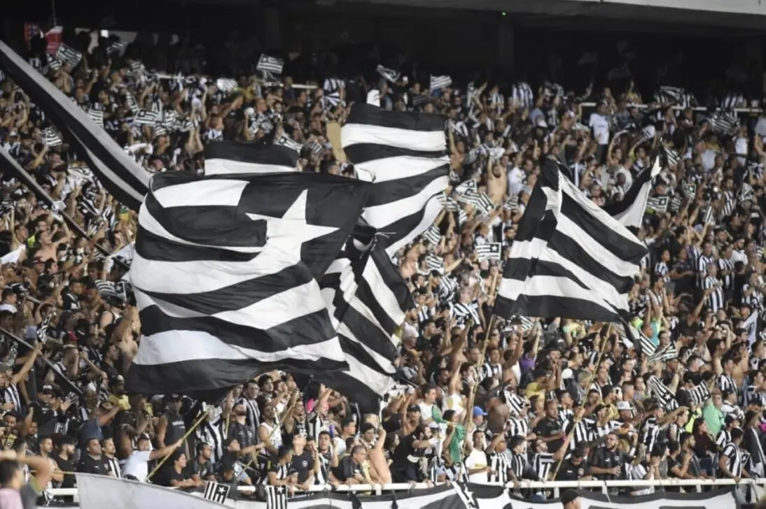 Botafogo amplia liderança no Brasileirão e chega a 40% de chances de título