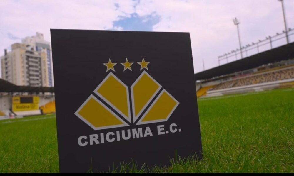 Criciúma vence Atlético-GO e se distancia da zona de rebaixamento