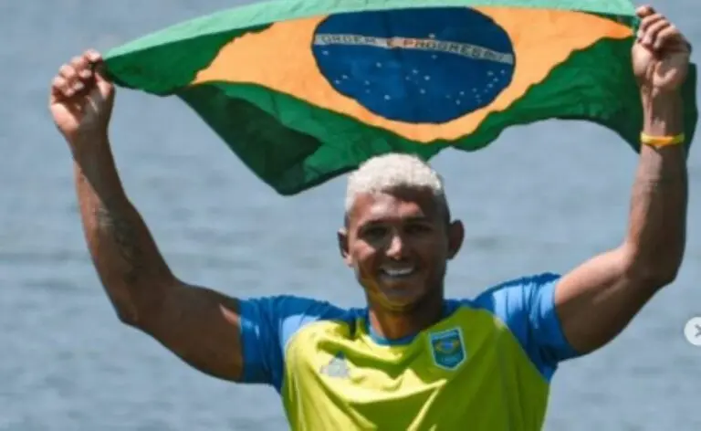 ISAQUIAS QUEIROZ