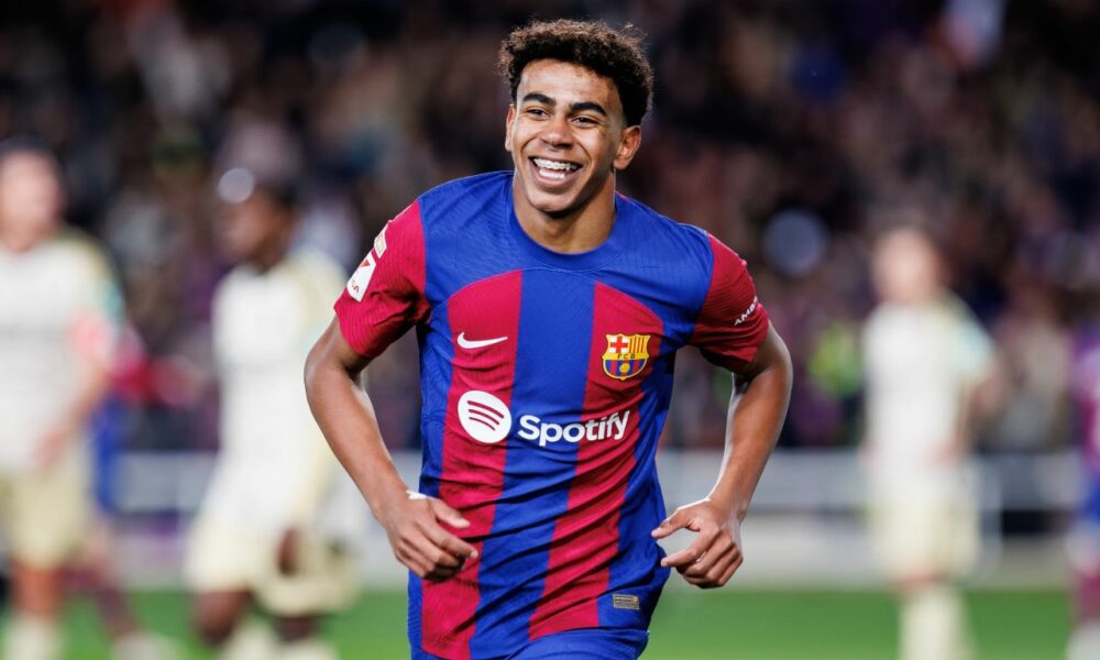Lamine Yamal joga hoje? onde assistir ao vivo Barcelona x Real Sociedad pela La Liga 2024-2025