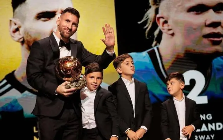 messi bola de ouro fifa