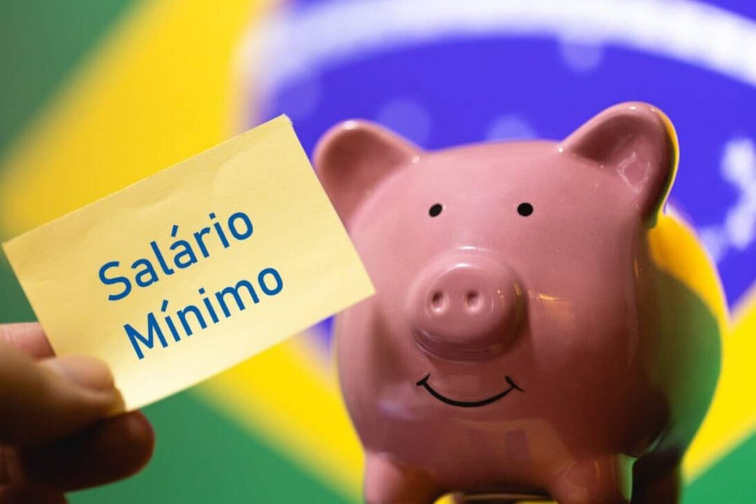 salario minimo dinheiro poupanca cofre