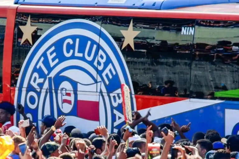 Bahia torcida