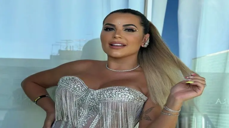 Deolane Bezerra