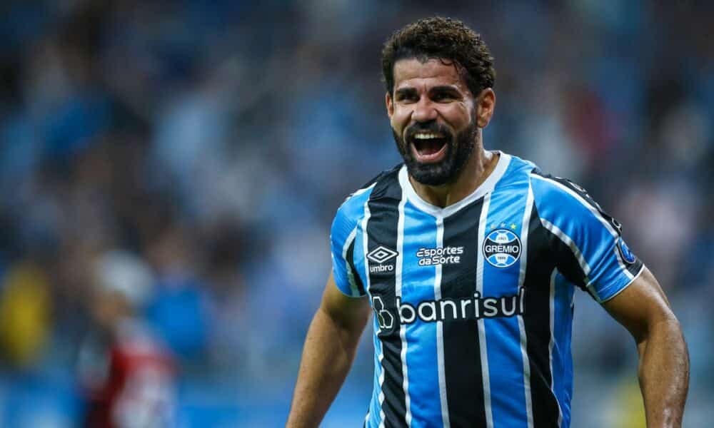 Diego Costa entra no Gre-Nal e já vira notícia com cartão em segundos