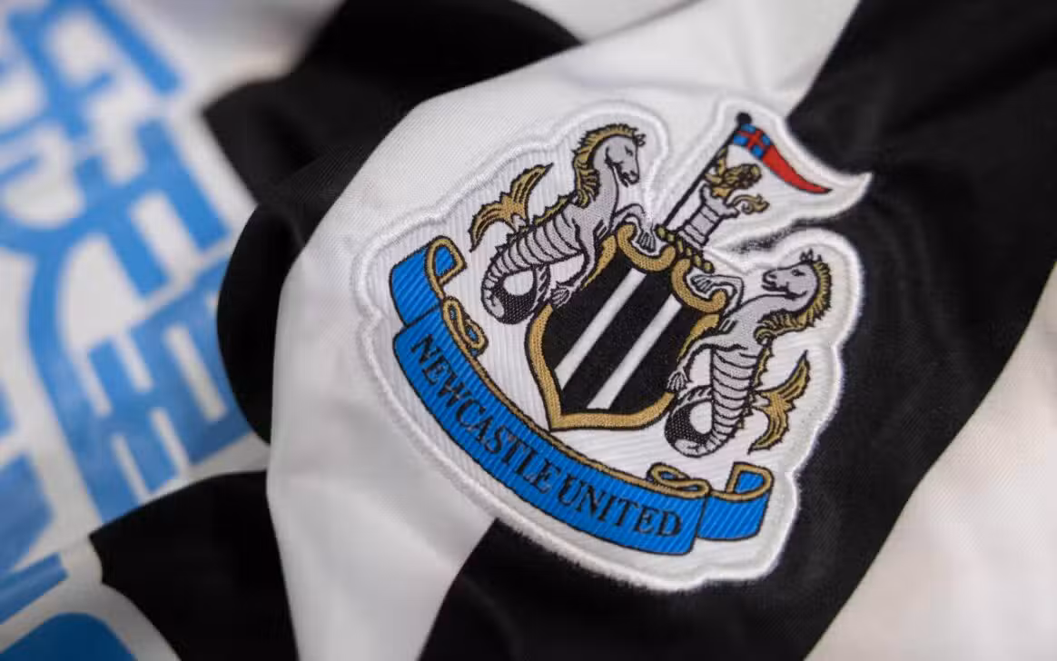 ESCUDO NEWCASTLE