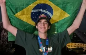 Gui Khury brilha em manobras espetaculares e conquista o tricampeonato da Rampa do Gui