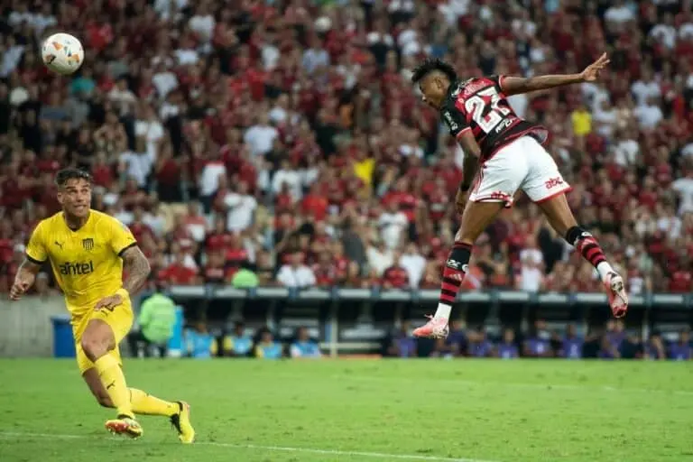 Penãrol Flamengo Bruno Henrique
