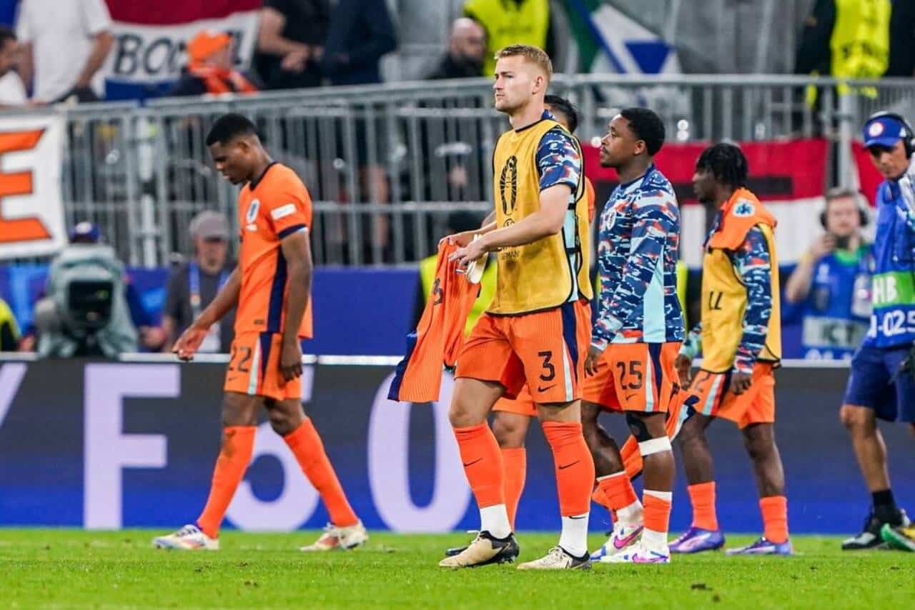 Steven Bergwijn critica Koeman após ser excluído da seleção por jogar na Arábia Saudita