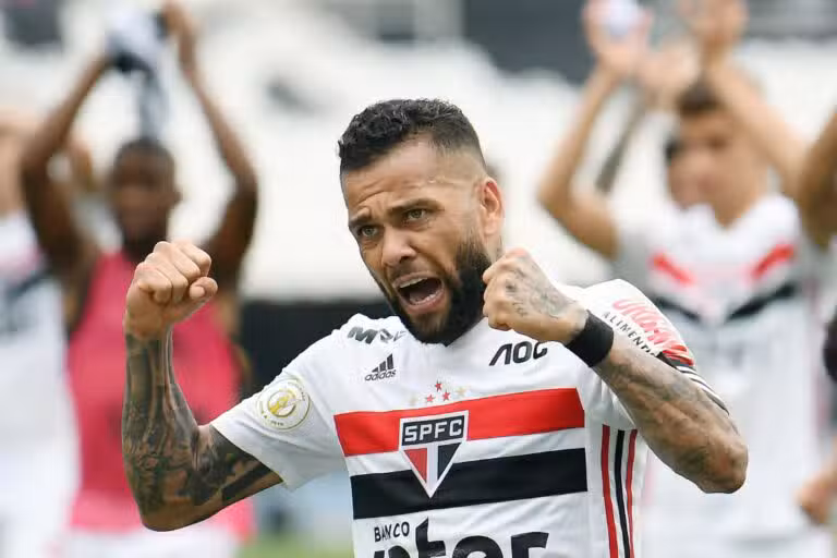 daniel alves sao paulo