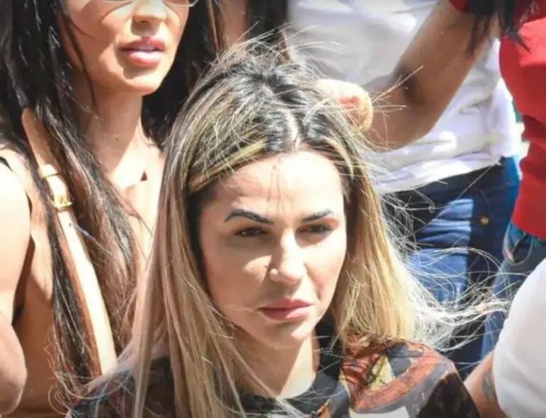 Deolane Bezerra