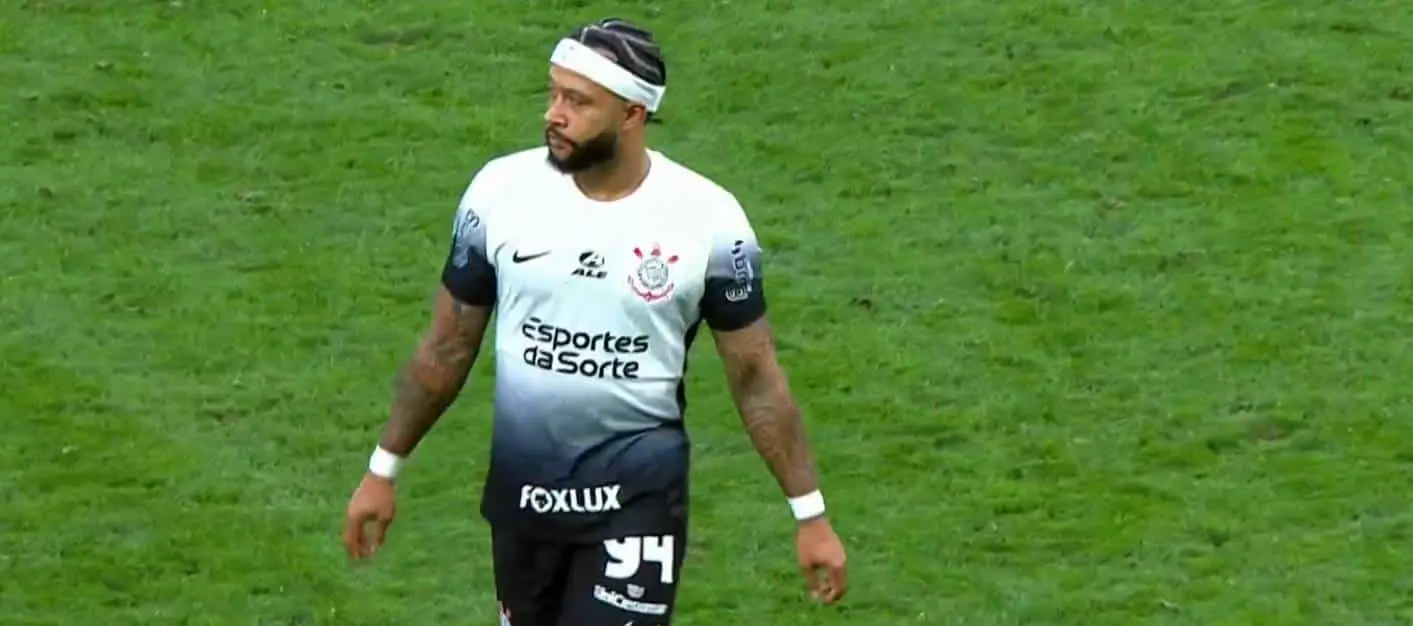 memphis depay em campo