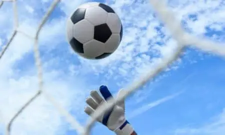 gol goleiro futebol