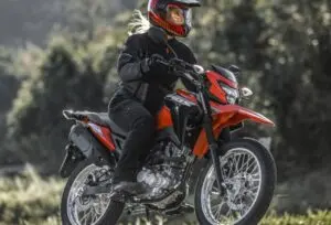 Nova Honda NXR 160 Bros 2025 traz design moderno e versões com ABS e CBS: fotos e detalhes