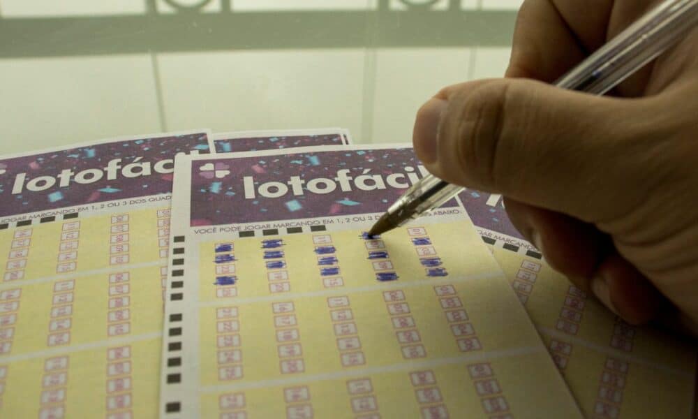 Lotofácil 3222 surpreende com prêmio milionário: duas apostas levam quase R$ 900 mil