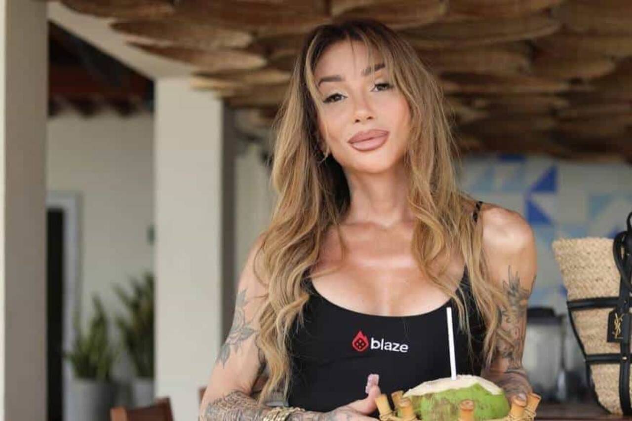 Maya Massafera é hospitalizada após reação a reposição hormonal