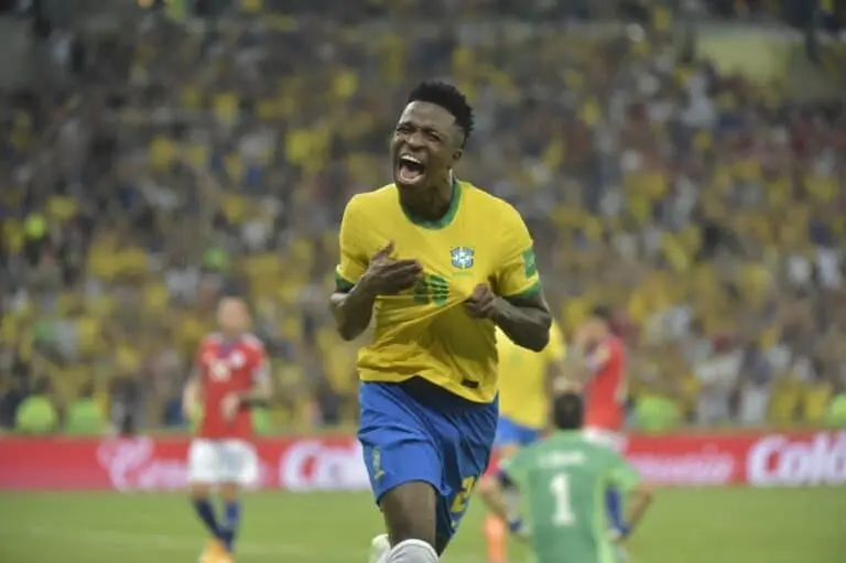 vini junior selecao comemoracao