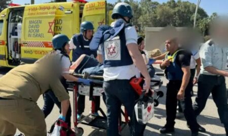 Caminhão atropela pelo menos 35 pessoas em Israel
