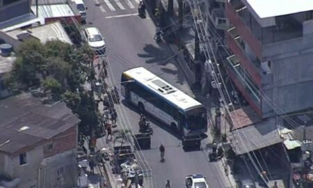 Ônibus sequestrados durante operação da PM na Zona Oeste