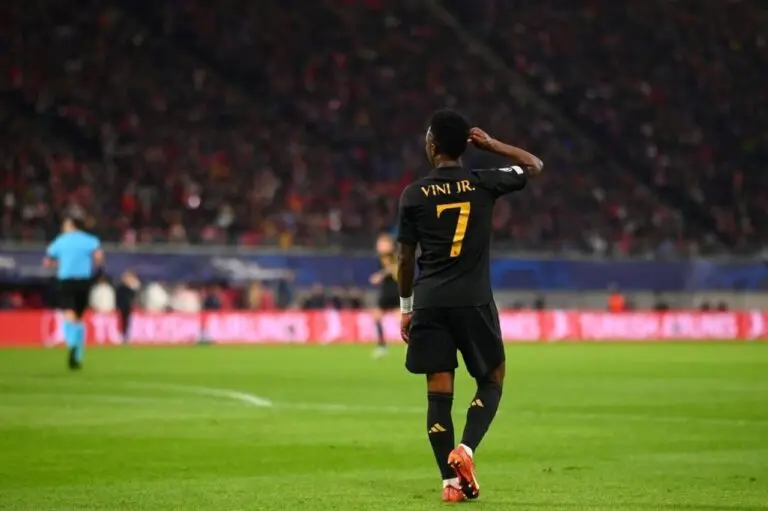 Real Madrid abandona cerimônia da Bola de Ouro em protesto por Vini Jr.