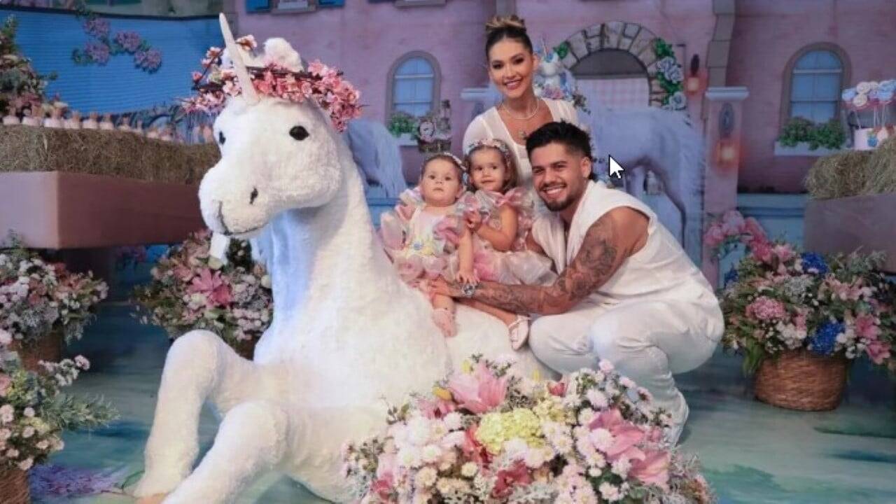 Virginia, Zé Felipe e suas filhas Maria Alice e Maria Flor