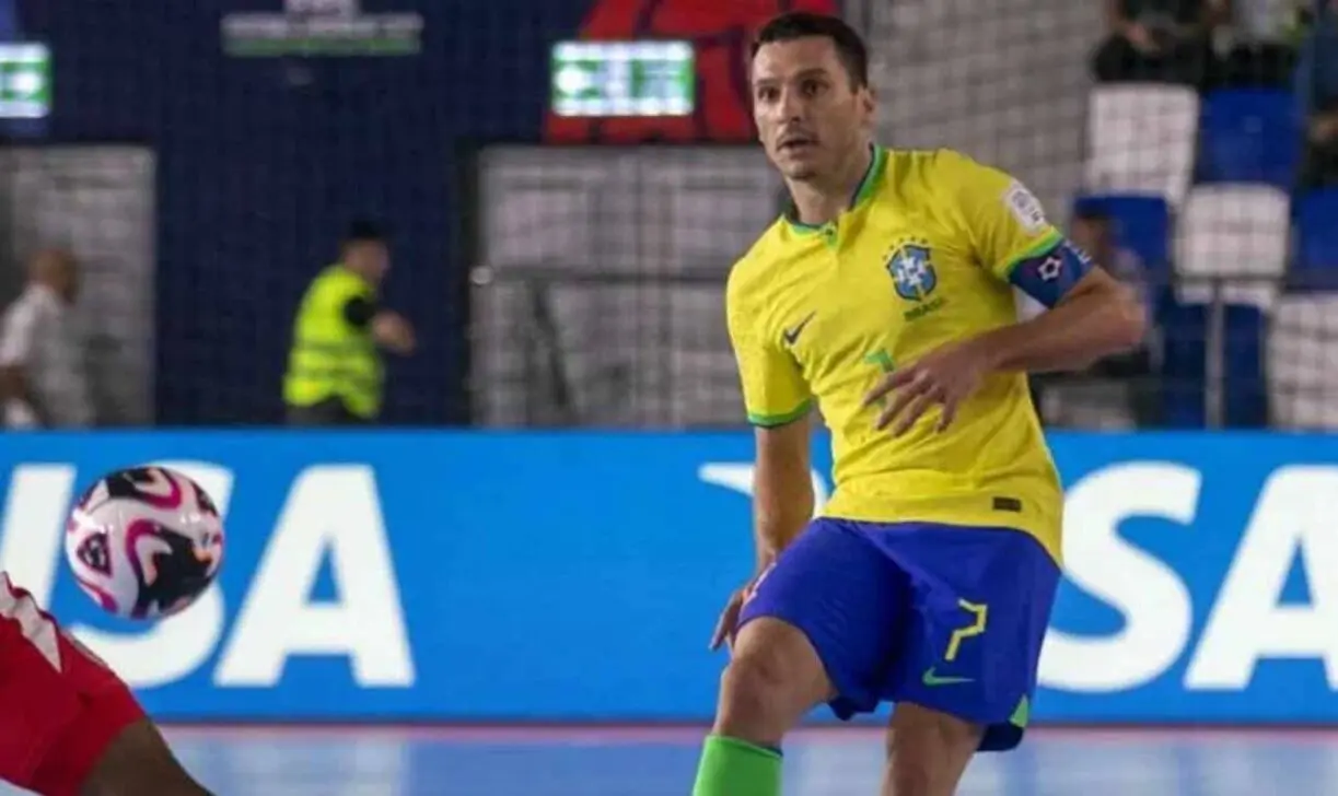 <strong>Dyego faz hat-trick e Brasil vira contra a Ucrânia na Copa do Mundo de Futsal</strong>