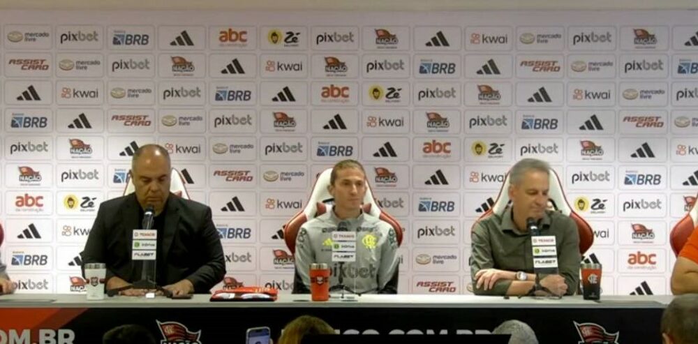 Filipe Luís é apresentado como novo técnico do Flamengo em coletiva oficial