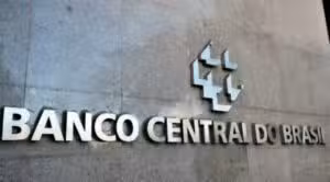 Selic cai para 14,5% com Copom sinalizando cautela diante de incertezas