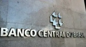 Banco Central estima avanço de 2% para o Produto Interno Bruto do Brasil em 2026, indicando cenário futuro