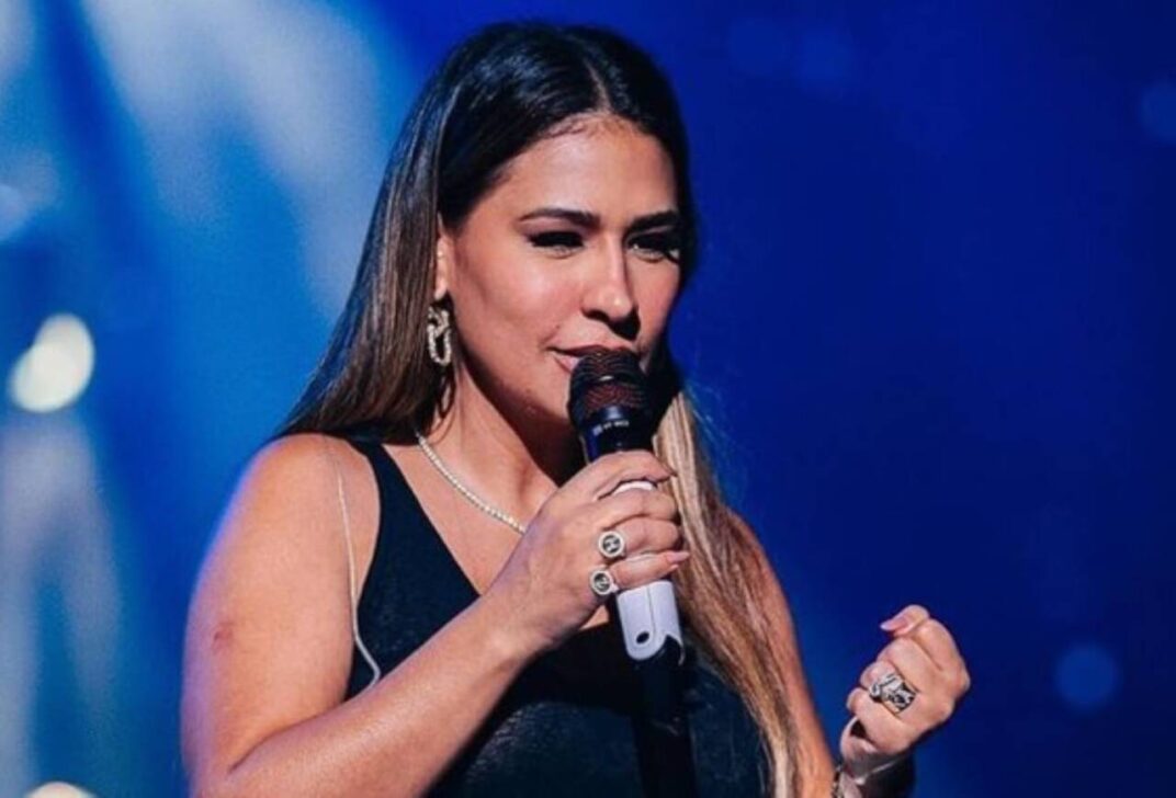 Cantora Simone Mendes