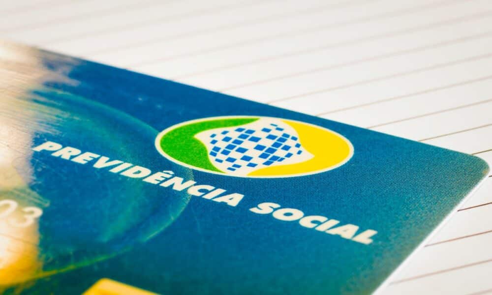 Aposentados que continuam trabalhando enfrentam regras rígidas para contribuição ao INSS