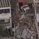 Casa destruída com a força da água