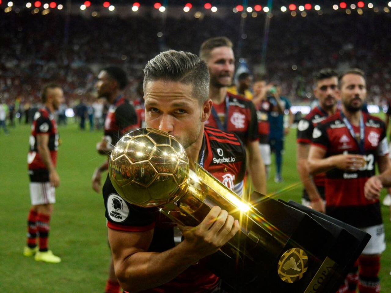 Diego Ribas pode assumir cargo estratégico no Flamengo em 2025 e reacende laços com o clube