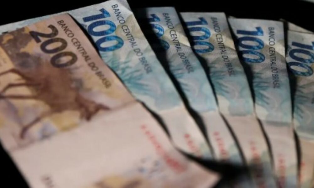 Antecipação do 13º salário do INSS em 2025 segue indefinida e preocupa beneficiários