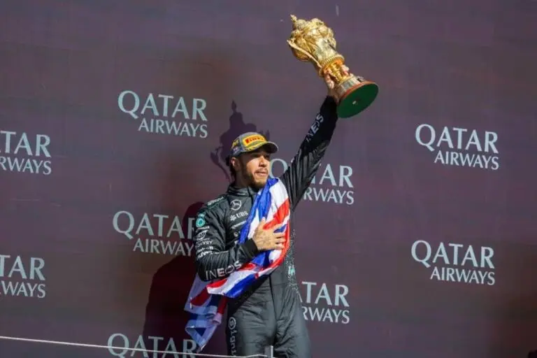 Ferrari se prepara para estreia histórica de Hamilton na Fórmula 1 em 2025