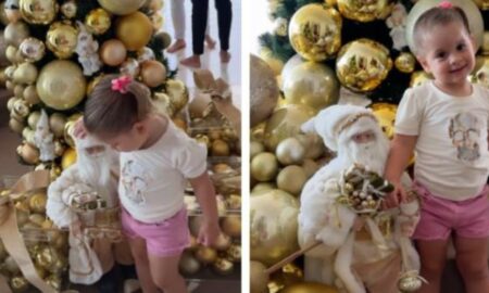 Maria Flor com a decoração de Natal