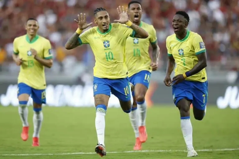 Raphinha e Vinicius Jr, Seleçao Brasileira