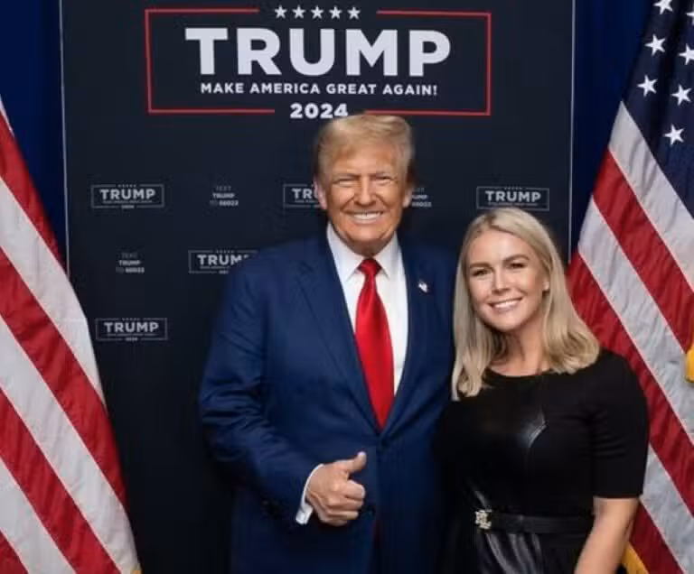 Trump e Karoline Leavitt