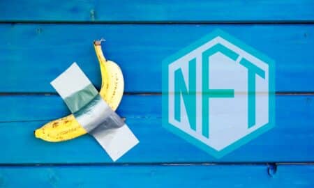 banana fixada na parede